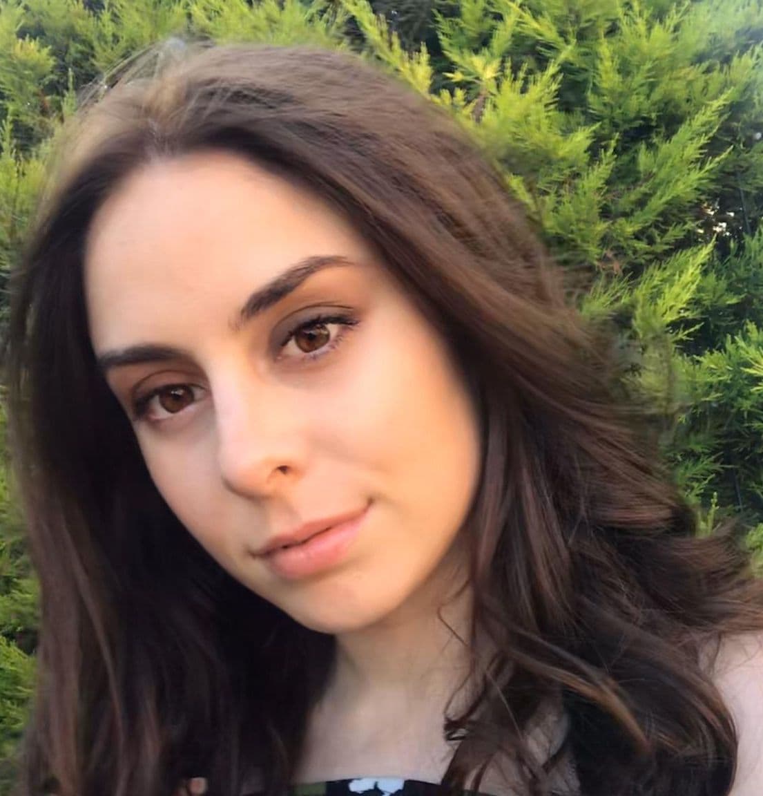 The profil picture of the Aslı Gülenç who is the Senior Language Analyst and Language Team Leader of the VireUp Company
