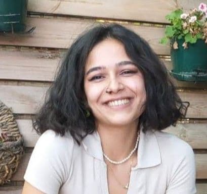 The profil picture of the Deniz Ekin Doğan who is the Language Analyst  of the VireUp Company